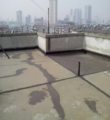 铁门关漏水维修 楼顶漏水是什么原因，楼顶漏水维修方法是什么?