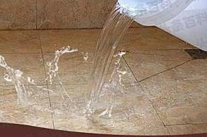 铁门关漏水维修 免砸砖防水材料该如何施工